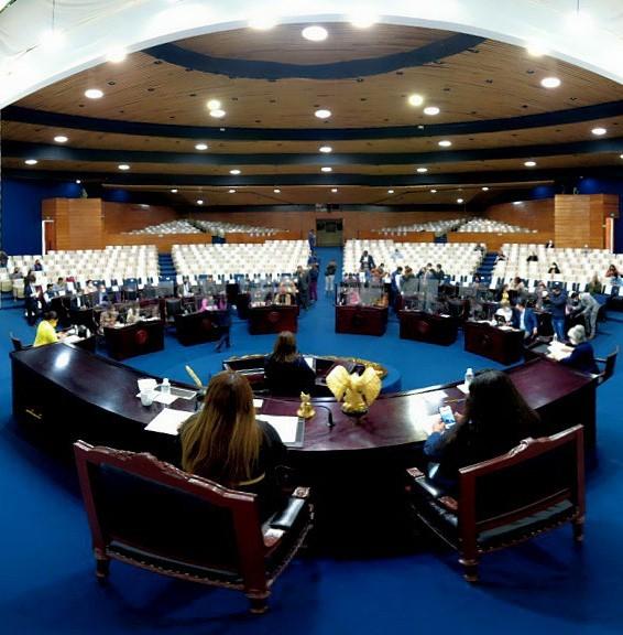 <strong>Piden diputados regular cambios </strong> <strong>de uniformes en las escuelas</strong> <strong>Piden diputados regular cambios </strong> <strong>de uniformes en las escuelas</strong>