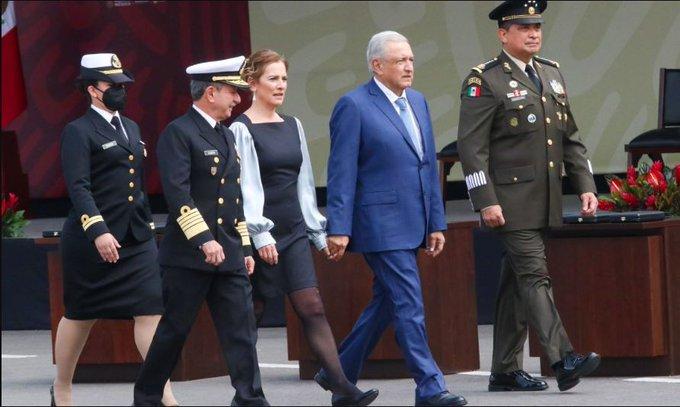 AMLO pide a Senado autorización para que FA viajen a EU a capacitarse AMLO pide a Senado autorización para que FA viajen a EU a capacitarse
