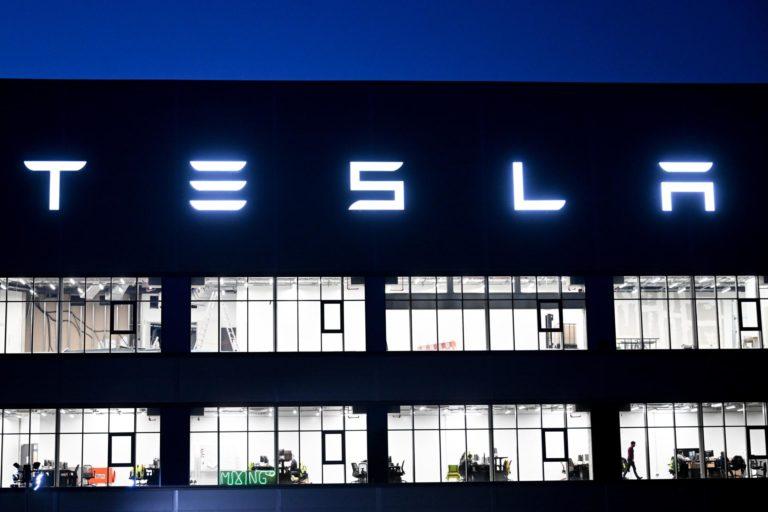 Tesla vuelve a reducir sus precios en EE.UU. para incentivar la demanda Tesla vuelve a reducir sus precios en EE.UU. para incentivar la demanda