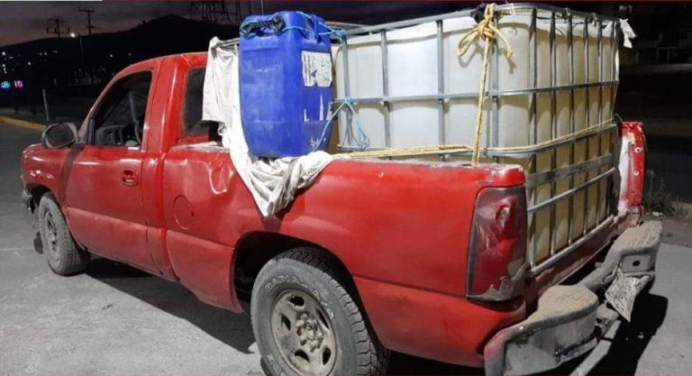 Decomisan camioneta cargada de combustible robado 