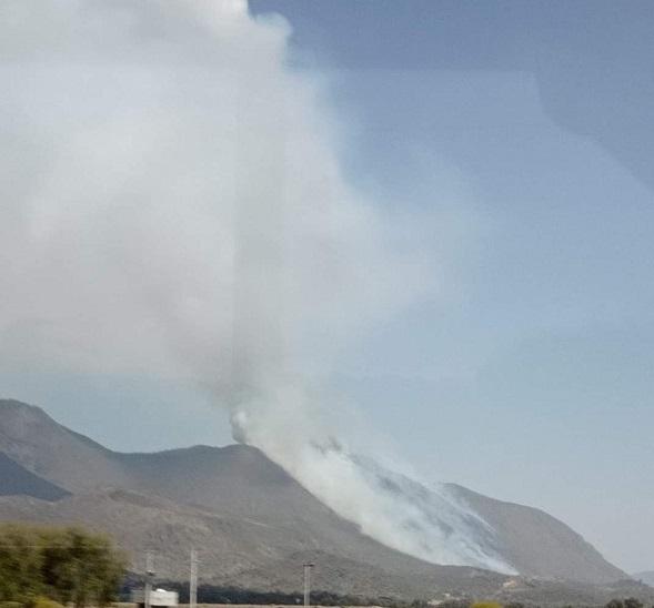 Sin controlar incendio forestal en el Cerro del Xihuingo en Tepeapulco Sin controlar incendio forestal en el Cerro del Xihuingo en Tepeapulco