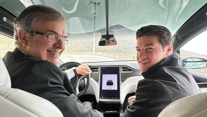 Samuel García lleva a Ebrard a terreno de próxima planta de Tesla Samuel García lleva a Ebrard a terreno de próxima planta de Tesla
