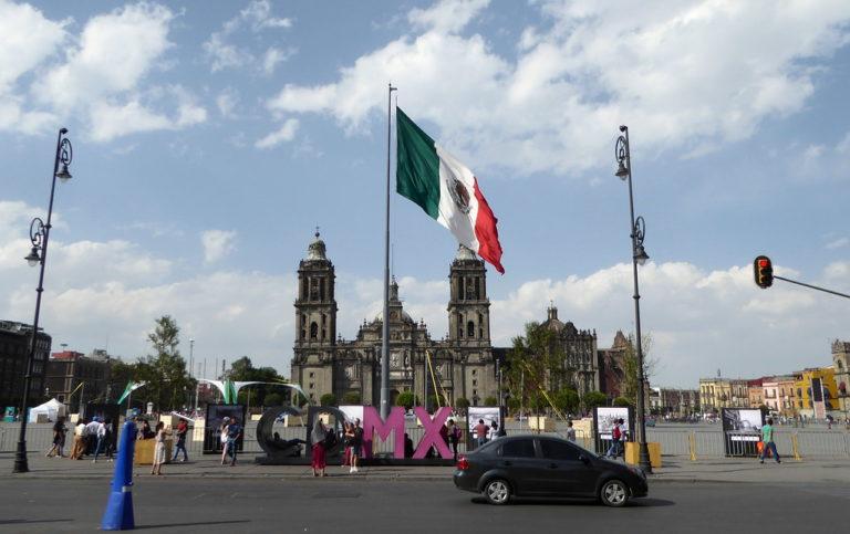 Senado busca cambiar el nombre del Zócalo capitalino