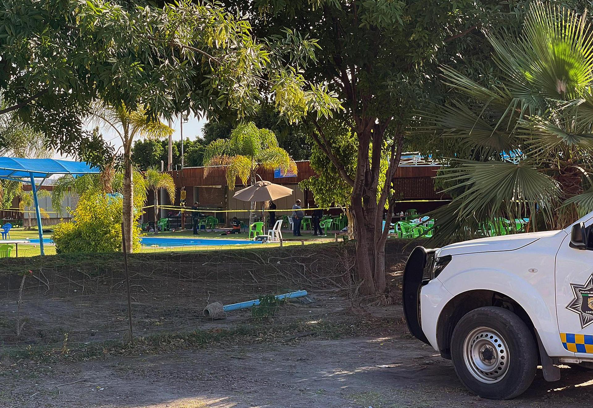 Grupo armado irrumpe en balneario, siete muertos y un lesionado