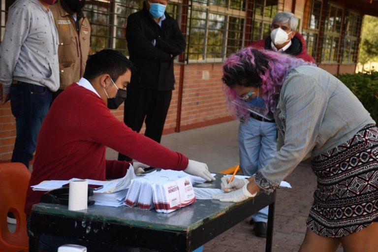 Un total de 95 planteles de la Región Tulancingo recibieron tarjeta del Banco Bienestar