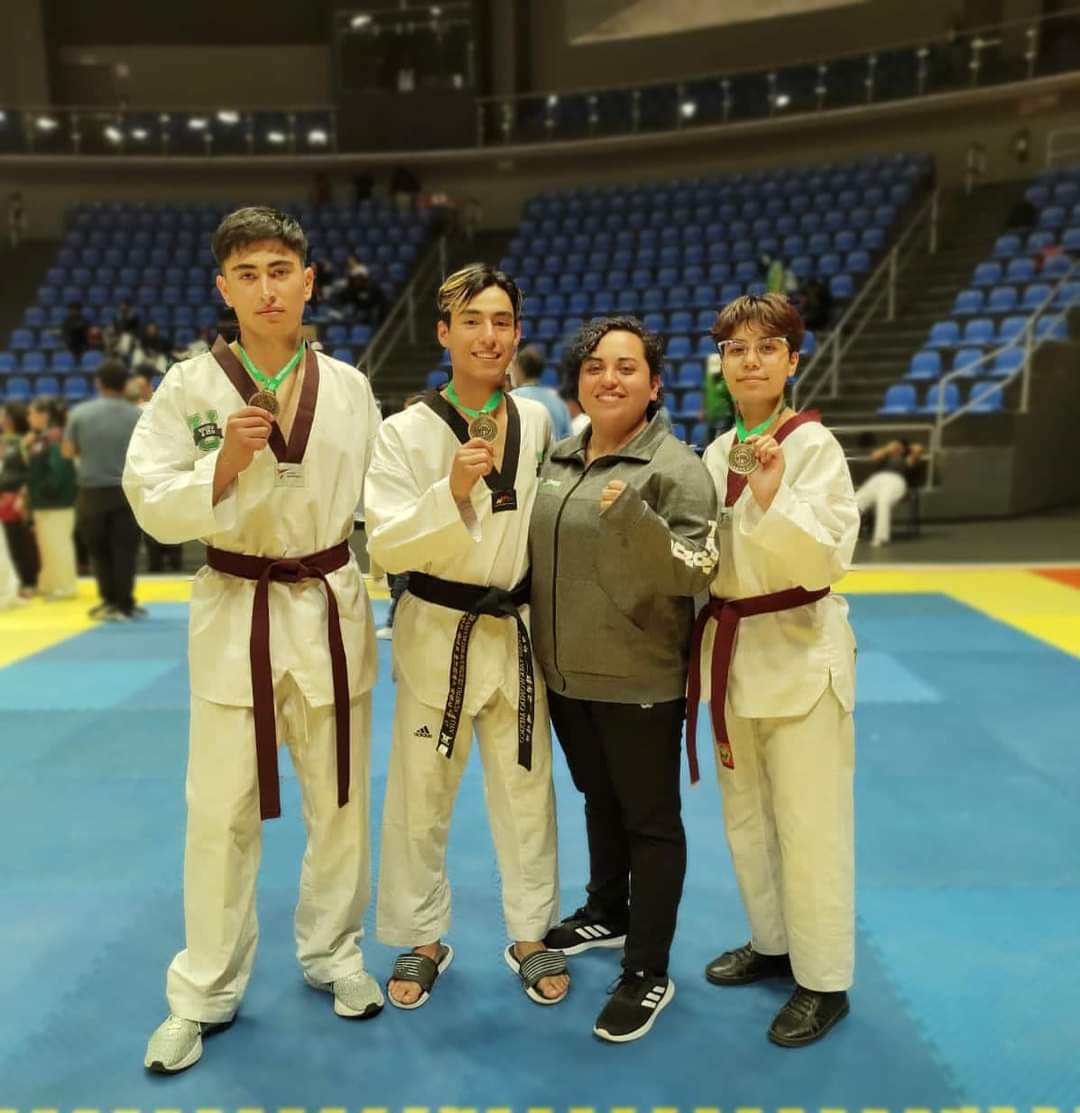 Logran alumnos de UTec medallas de oro en Taekwondo