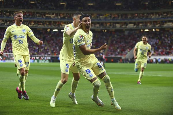 El América lucha por clasificarse a los cuartos en derbi ante el Cruz Azul