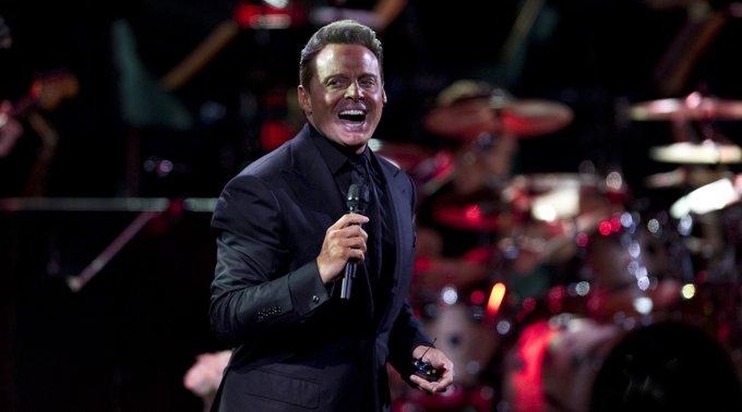 Luis Miguel celebra cumpleaños con fiesta organizada por su novia Luis Miguel celebra cumpleaños con fiesta organizada por su novia