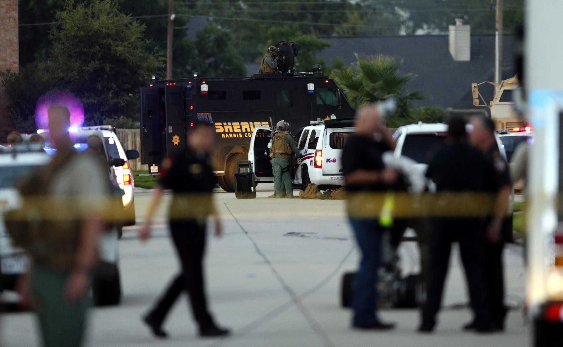 Al menos nueve muertos deja tiroteo en un centro comercial de Texas, en EE.UU.