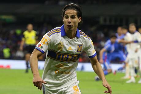 Diego Lainez regresaría a Europa tras su mal paso con Tigres