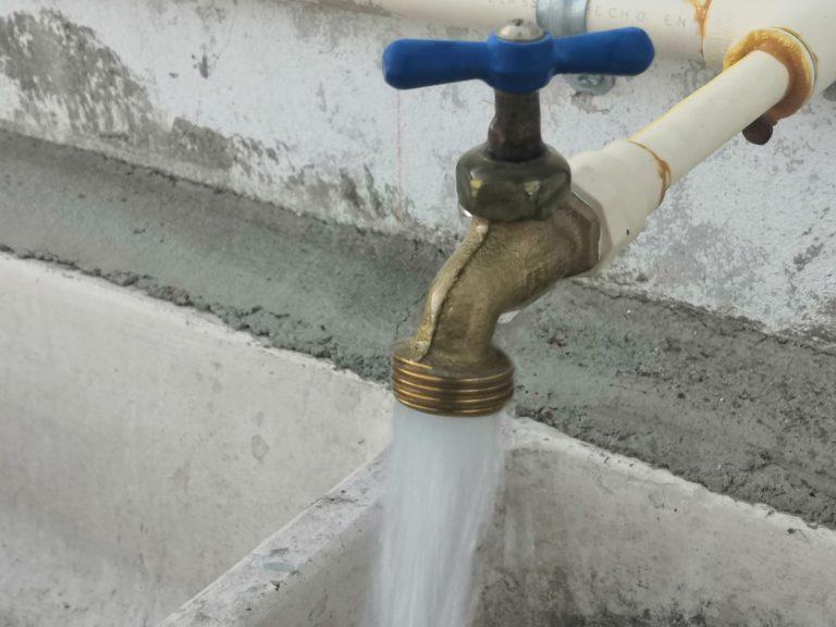 Piden diputados asegurar agua potable en las escuelas públicas Piden diputados asegurar agua potable en las escuelas públicas