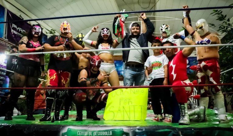 Emotiva función de lucha libre para ayudar a Santi Emotiva función de lucha libre para ayudar a Santi