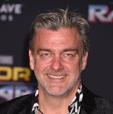 Muere Ray Stevenson