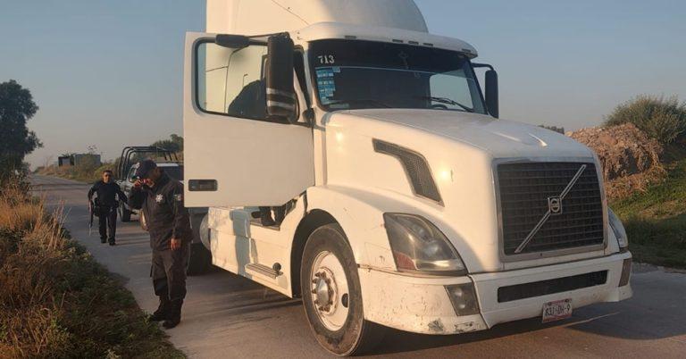 Policías municipales de Tezontepec de Aldama recuperaron un tráiler robado Policías municipales de Tezontepec de Aldama recuperaron un tráiler robado
