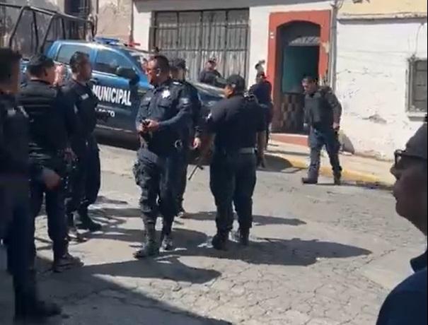 Reportan allanamiento y un policía está herido Reportan allanamiento y un policía está herido