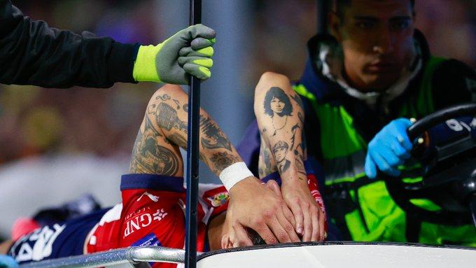 Carlos Cisneros de Chivas fuera ocho meses por lesión Carlos Cisneros de Chivas fuera ocho meses por lesión