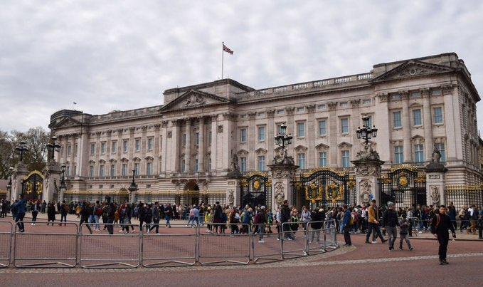Reportan “amenaza de seguridad” en el Palacio de Buckingham Reportan “amenaza de seguridad” en el Palacio de Buckingham
