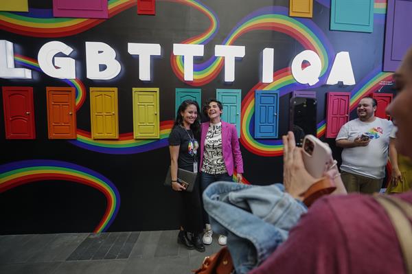Exposición en México invita a abrir las puertas y desprejuiciar la diversidad sexual