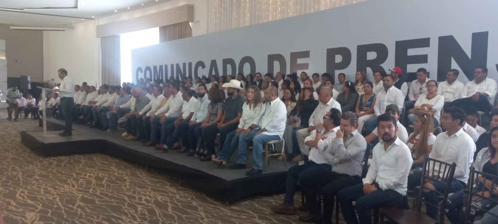 Renuncia masiva: 15 presidentes municipales y 70 regidores se van del PRI