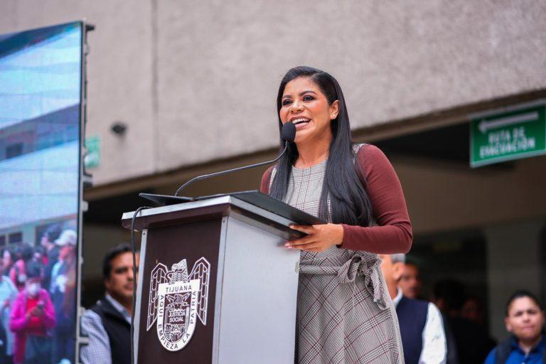 AMLO confirma que alcaldesa de Tijuana vivirá en cuartel militar