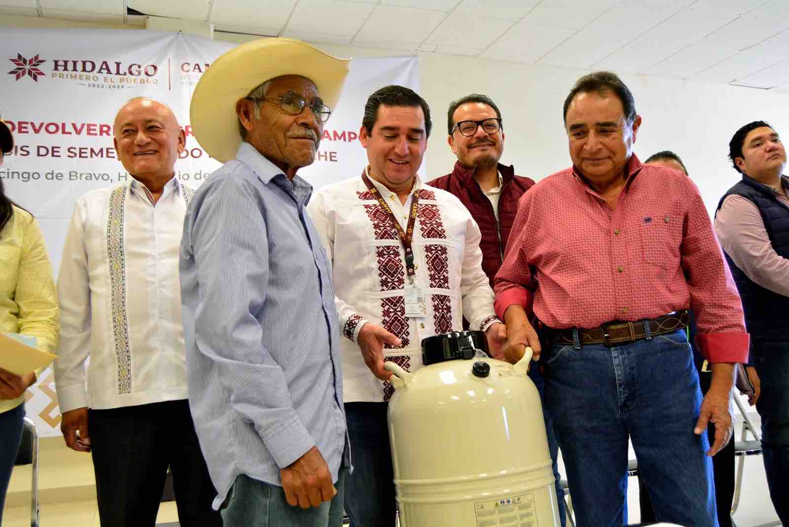 TULANCINGO FUE  SEDE  REGIONAL  DEL EVENTO DE ENTREGA DE APOYOS PARA MEJORAMIENTO GENÉTICO DE BOVINOS