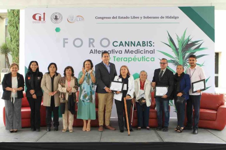 Realizan foro sobre la marihuana Realizan foro sobre la marihuana