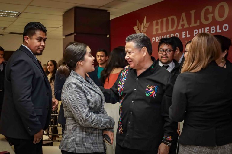 JMS se reúne con hijos de migrantes JMS se reúne con hijos de migrantes