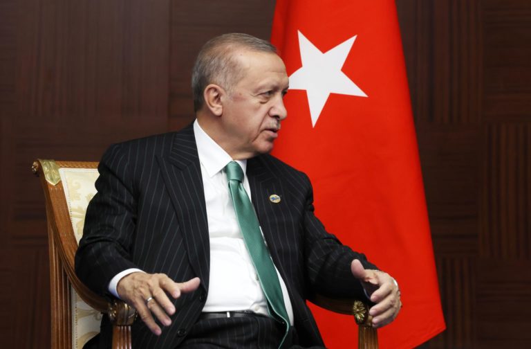 Turquía dice que Suecia debe tomar más medidas contra grupos kurdos para entrar en la OTAN Turquía dice que Suecia debe tomar más medidas contra grupos kurdos para entrar en la OTAN