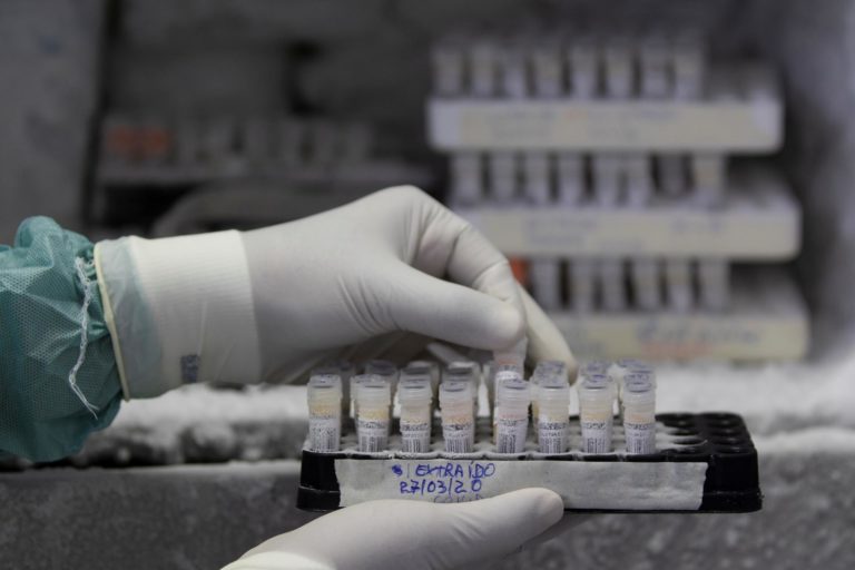 Un implante subcutáneo evita la infección por VIH en primates no humanos durante 20 meses Un implante subcutáneo evita la infección por VIH en primates no humanos durante 20 meses