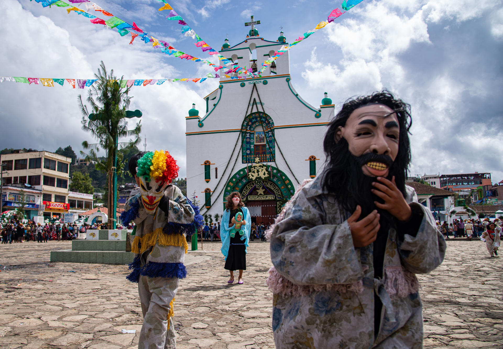 Pueblos mayas tzotziles invocan lluvias en temporada de sequía