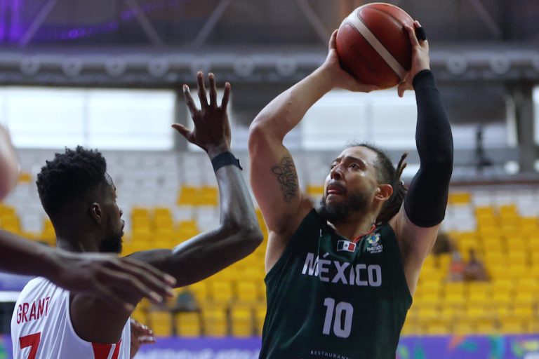 <strong>Girón, un capitán que pasó de ser cortado en el aeropuerto a liderar a México al Mundial</strong>