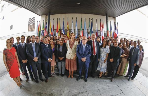 Expertos sitúan la enseñanza virtual como impulso de la educación en Latinoamérica Expertos sitúan la enseñanza virtual como impulso de la educación en Latinoamérica