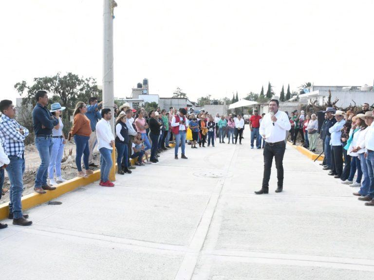 Entregaron 5 obras carreteras para  localidades del municipio