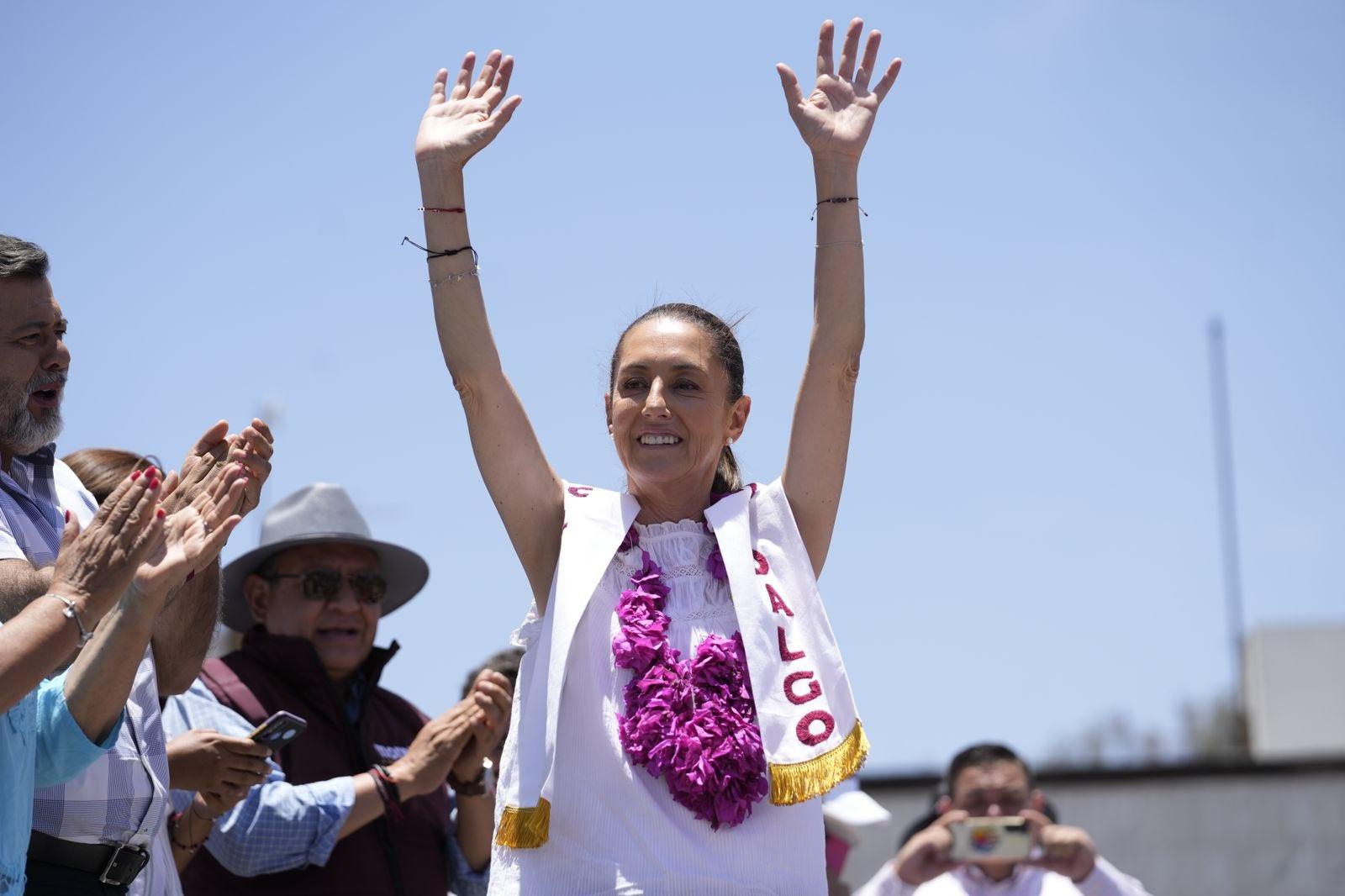 Sheinbaum espera ir con AMLO al Zócalo, pero como ciudadana más