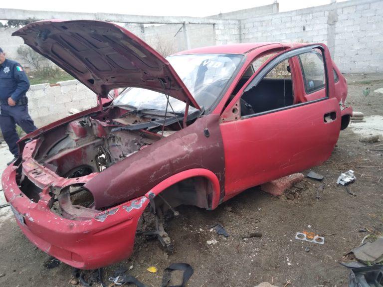 Encuentran automóvil totalmente desvalijado Encuentran automóvil totalmente desvalijado