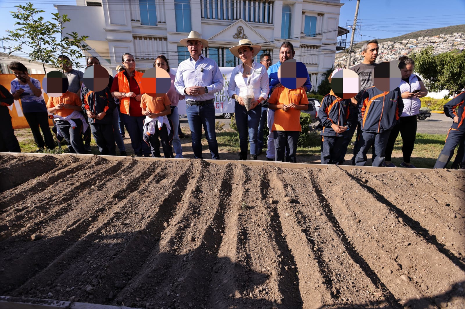 Inicia siembra de cempasúchil en huerto urbano de Pachuca