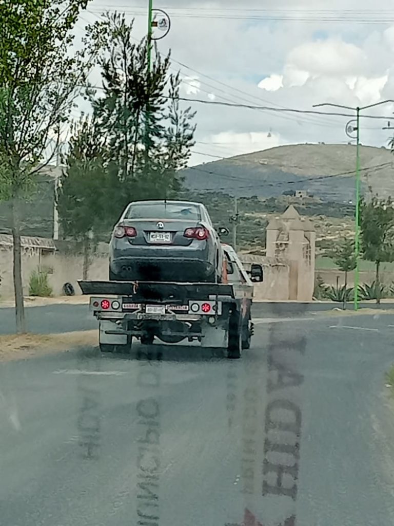 Encuentran a sujeto ejecutado dentro de la cajuela de un auto Encuentran a sujeto ejecutado dentro de la cajuela de un auto