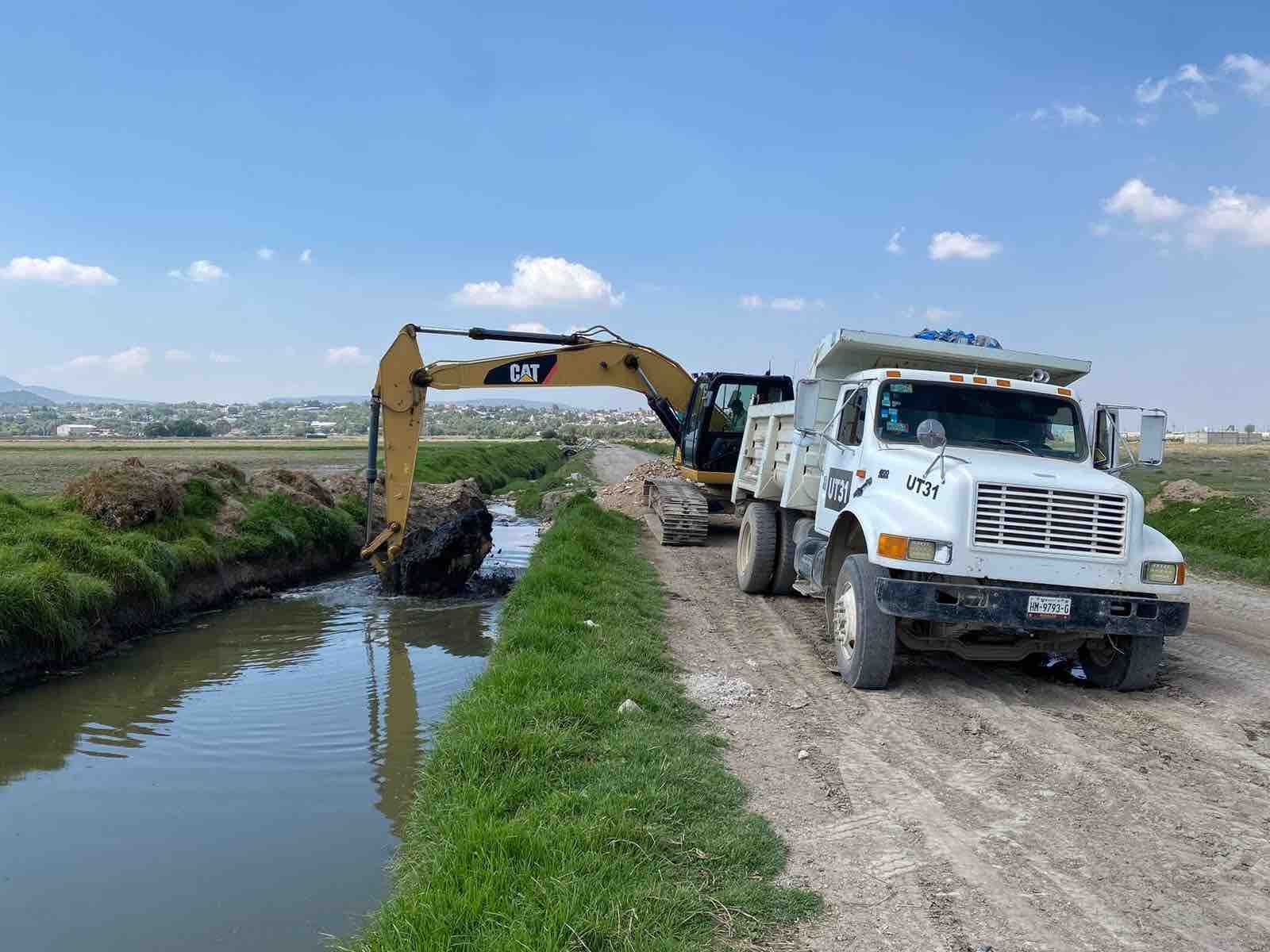 Iniciaron trabajos de desazolve del dren pluvial de la zona de fraccionamientos