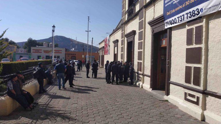 Por supuesta “Reestructuración”, dan de baja a policías municipales de Apan Por supuesta “Reestructuración”, dan de baja a policías municipales de Apan