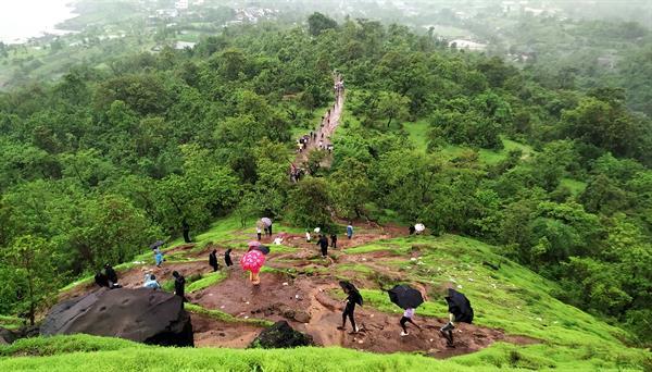Suben a 16 los muertos en deslizamiento de tierra con decenas de desaparecidos en la India Suben a 16 los muertos en deslizamiento de tierra con decenas de desaparecidos en la India