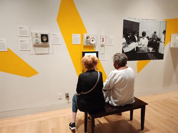 Una exposición en Nueva York muestra el rol importante e invisible de la mujer en el trabajo Una exposición en Nueva York muestra el rol importante e invisible de la mujer en el trabajo