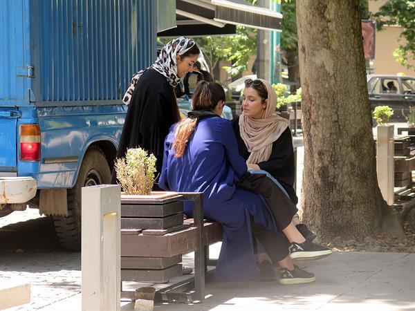 Irán redobla su opresión para vigilar a las mujeres por desafiar las leyes del velo, alerta AI Irán redobla su opresión para vigilar a las mujeres por desafiar las leyes del velo, alerta AI
