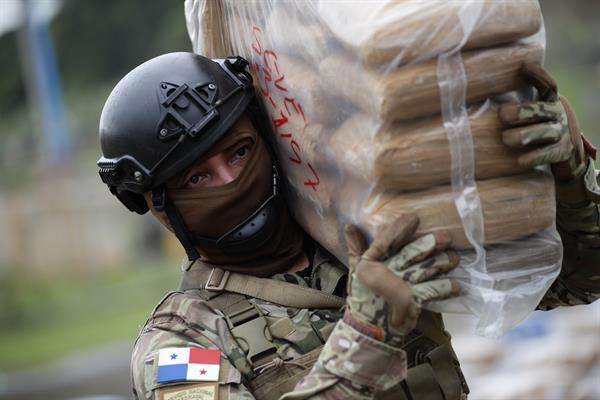 Panamá decomisa 2,3 toneladas de droga en tres operaciones, un alijo tenía destino España Panamá decomisa 2,3 toneladas de droga en tres operaciones, un alijo tenía destino España