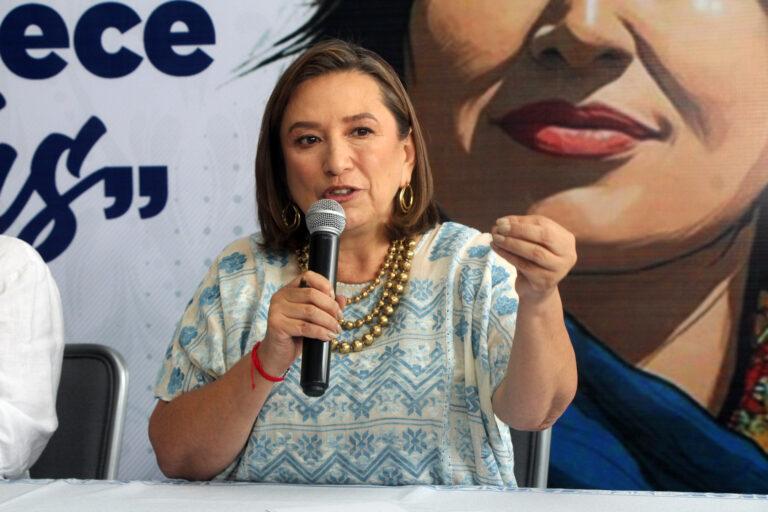 Xóchitl Gálvez presenta denuncia contra AMLO ante la FGR