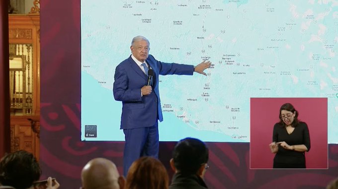 Proyecto de oposición es robar y servir a una minoría rapaz: AMLO Proyecto de oposición es robar y servir a una minoría rapaz: AMLO