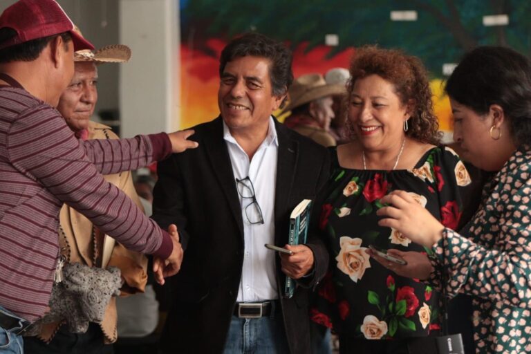Aguas con el agua: Alcalde Aguas con el agua: Alcalde
