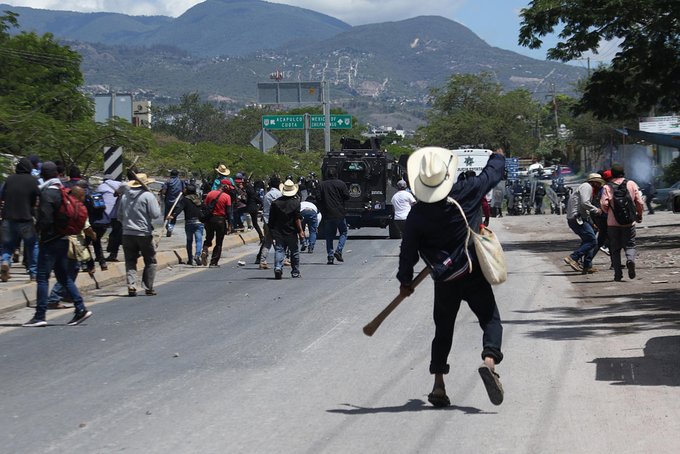 Destaca diálogo para liberar a servidores públicos en Chilpancingo Destaca diálogo para liberar a servidores públicos en Chilpancingo