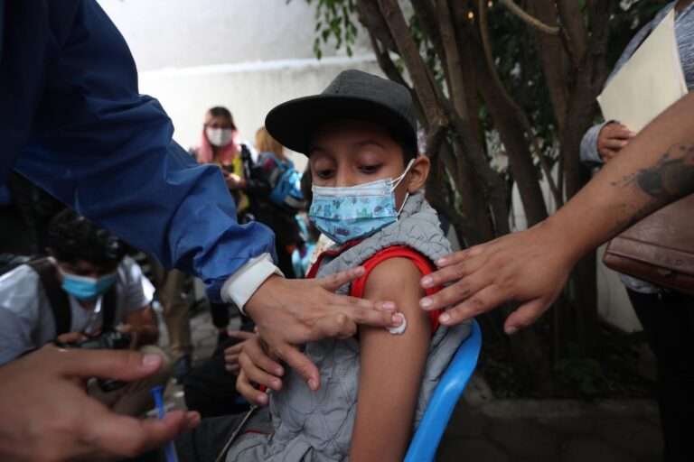 En Latinoamérica millones de niños pueden enfermar mortalmente pese avance de vacunación En Latinoamérica millones de niños pueden enfermar mortalmente pese avance de vacunación