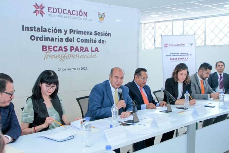 Comenzará entrega de tarjetas de la Beca para la Transformación Comenzará entrega de tarjetas de la Beca para la Transformación