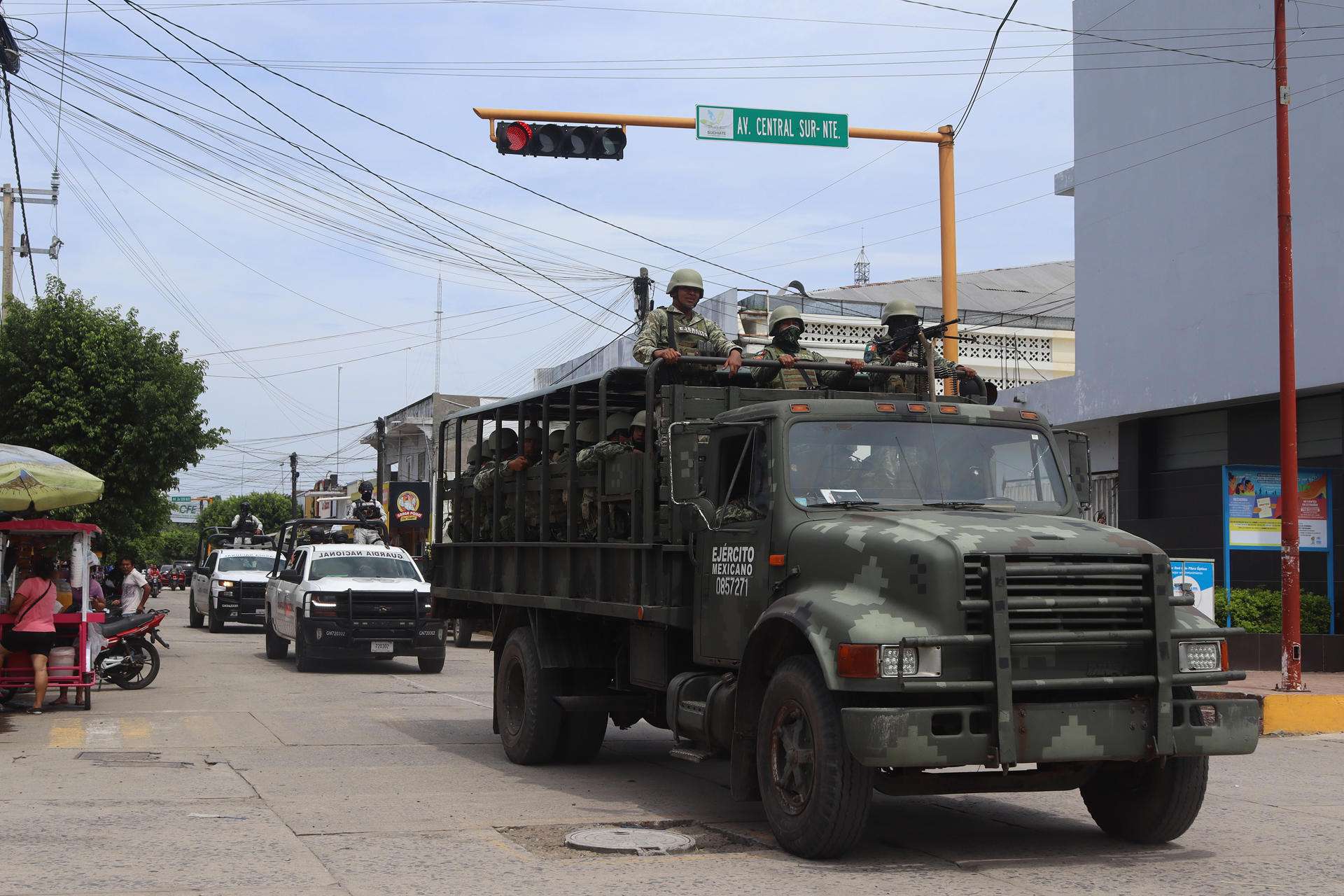 México despliega 300 militares para frenar al crimen organizado